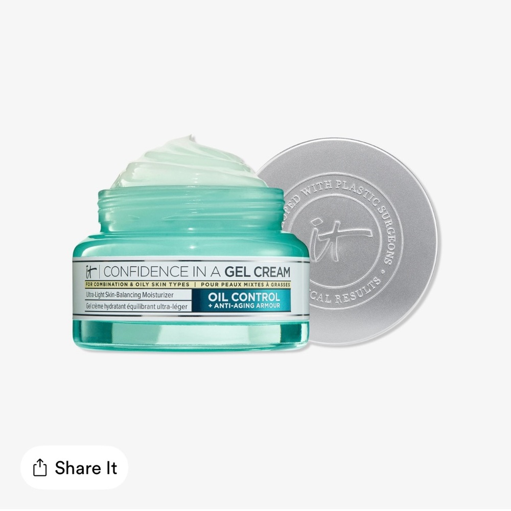 IT Cosmetics Confidence in a Gel
Cream Oil-Free Moisturizer